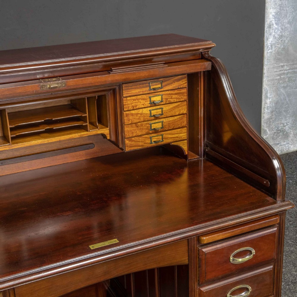 Early 20th Century Mahogany Desk View VII
