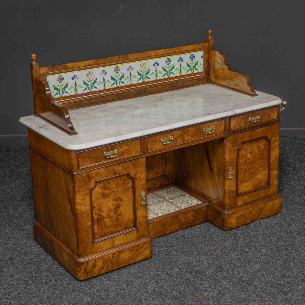Aesthetic Walnut Washstand