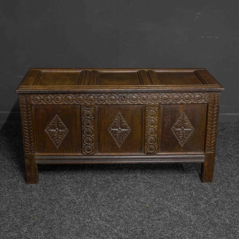 Early Oak Kist View III