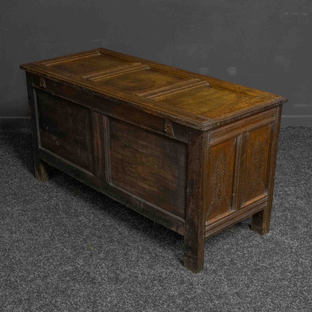 Early Oak Kist View V