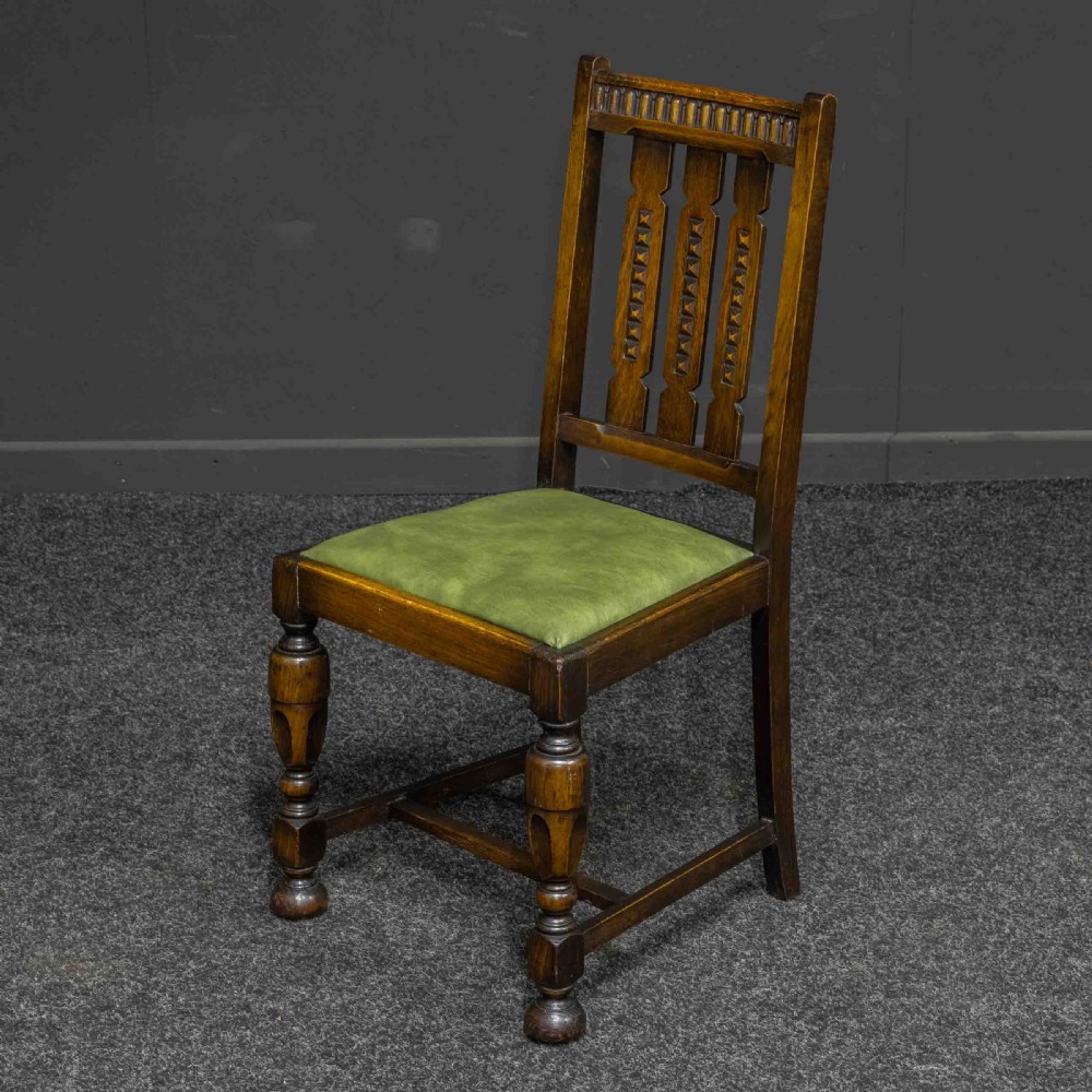 Oak Dining Set with Table and Four Chairs View IV
