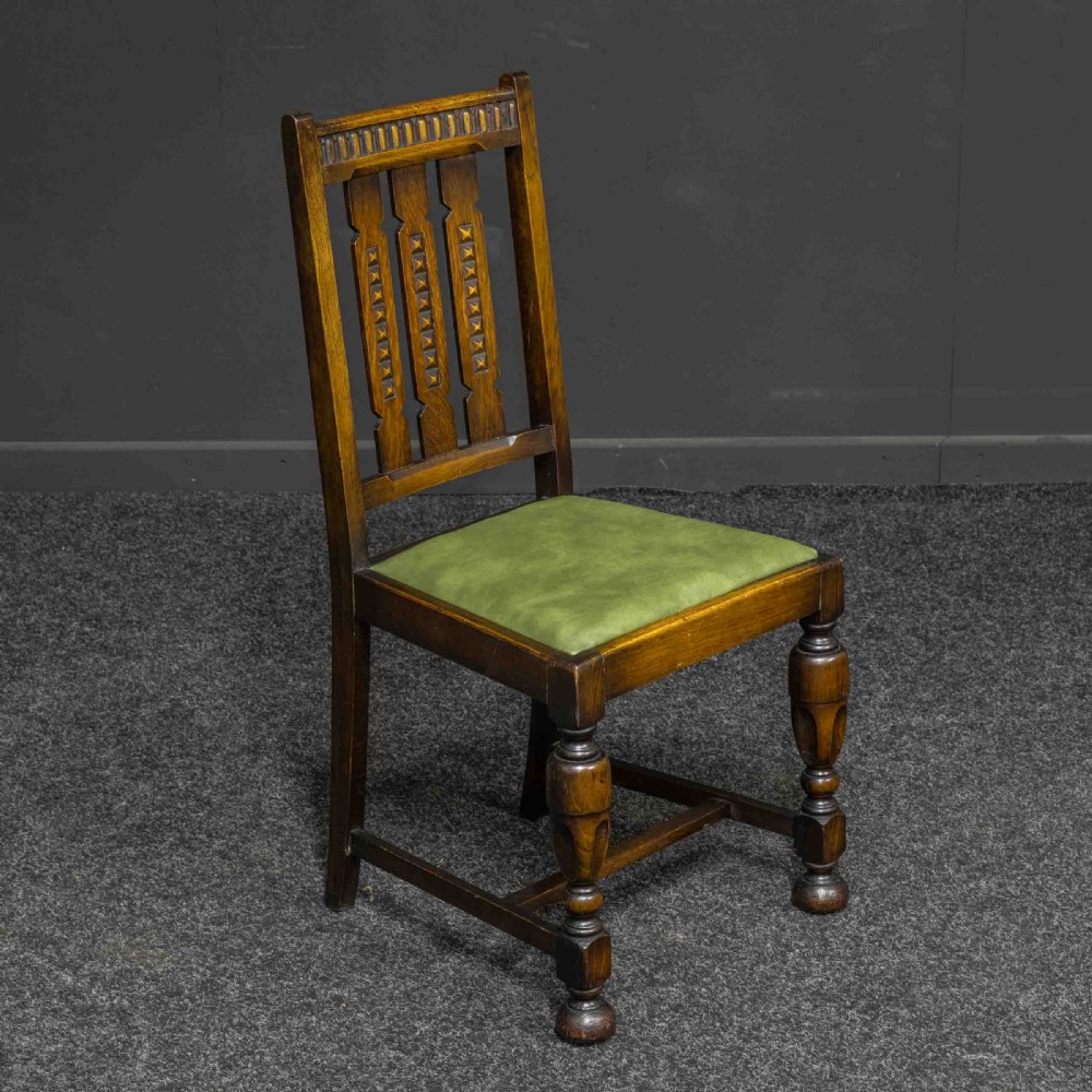 Oak Dining Set with Table and Four Chairs View V
