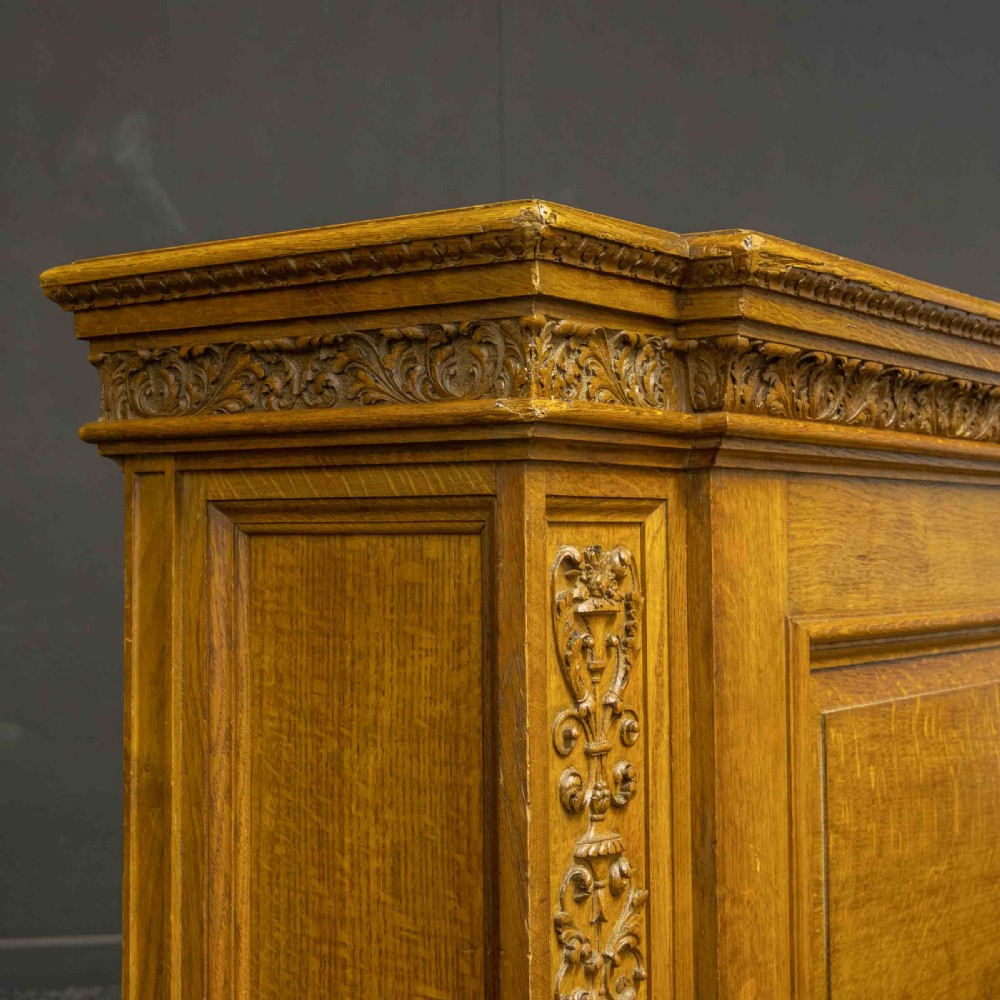 Early 20th Century Pair of Oak Pew Fronts View V