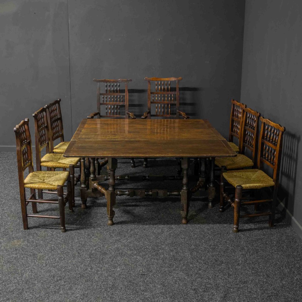 Early 18th Century Oak Double Gateleg Table View II