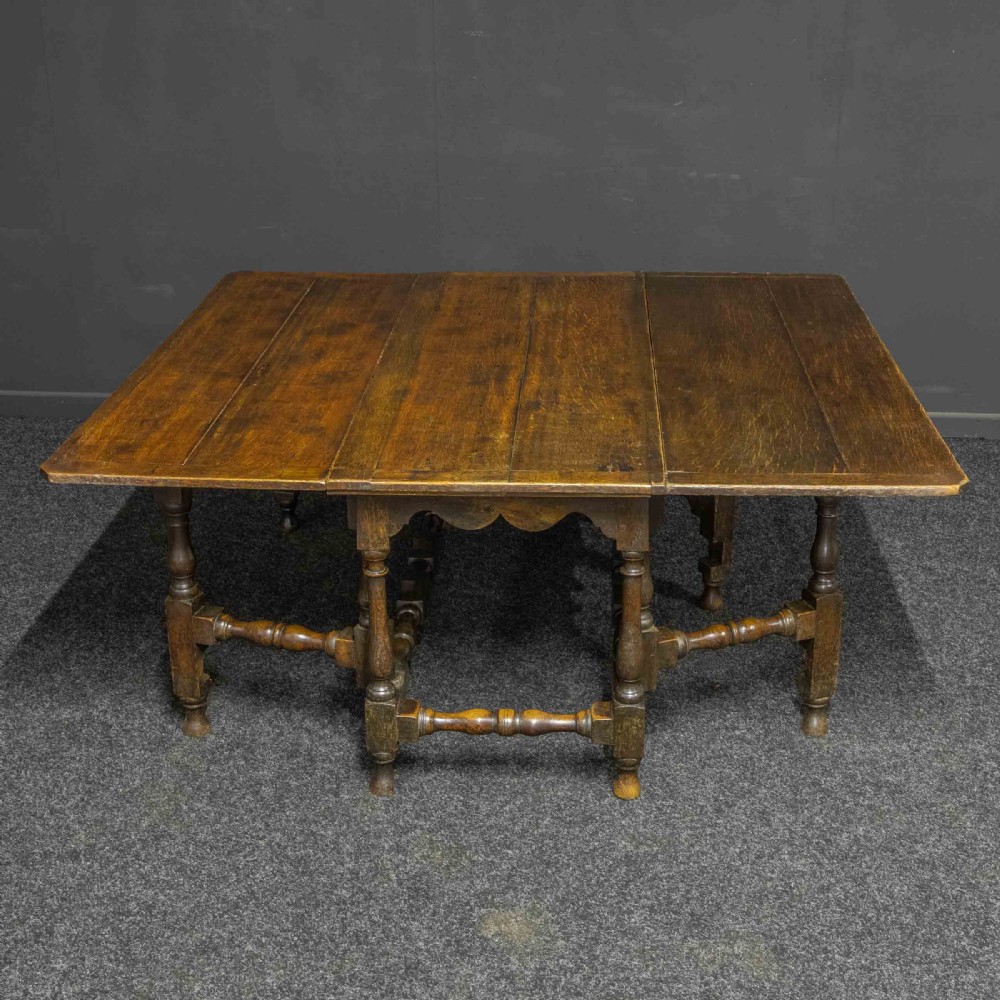 Early 18th Century Oak Double Gateleg Table
