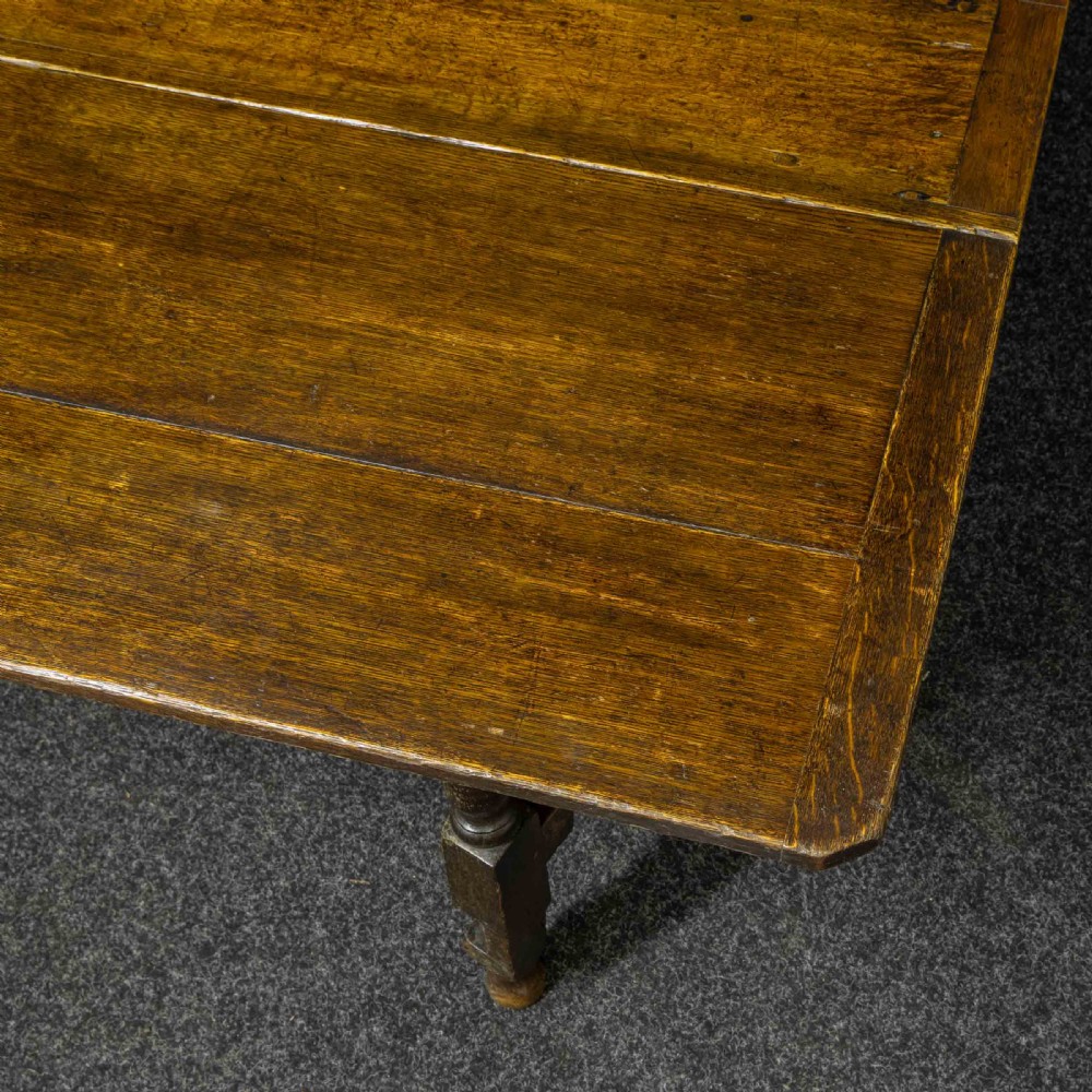 Early 18th Century Oak Double Gateleg Table View X