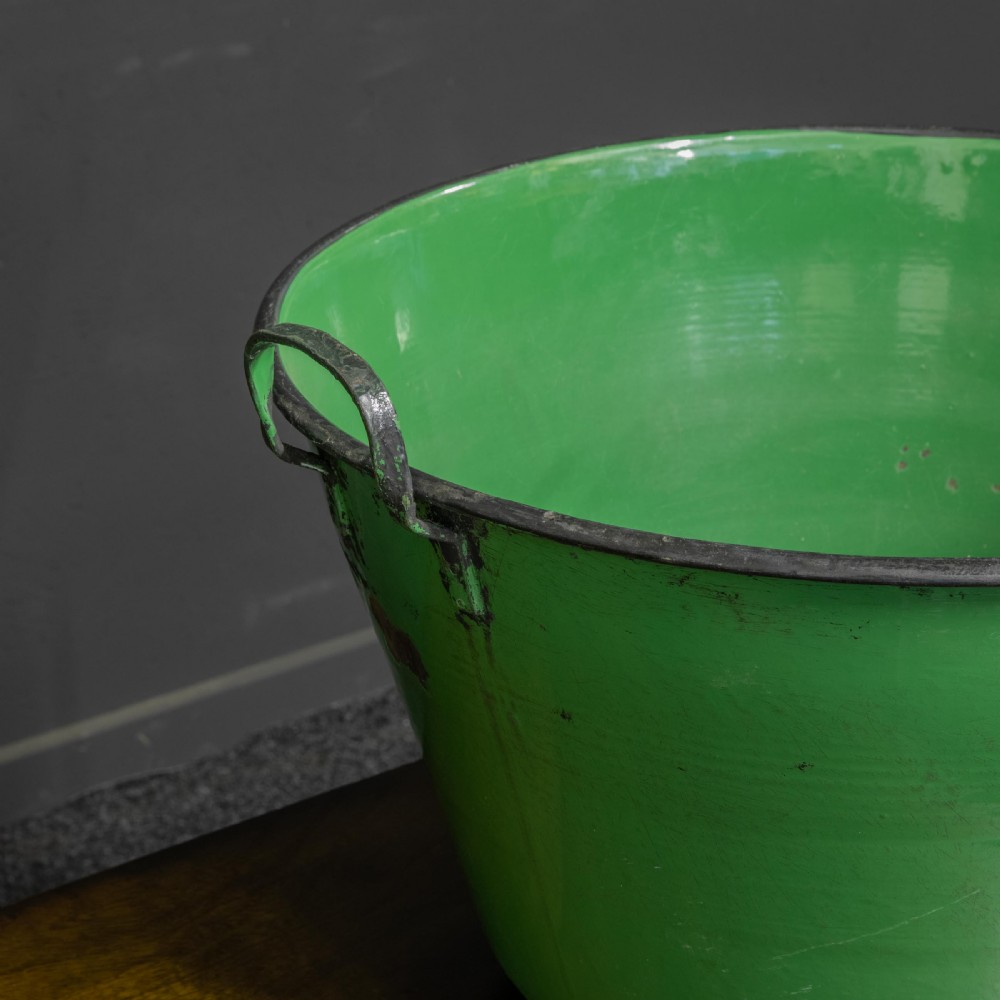 Massive Enamelled Bin View V