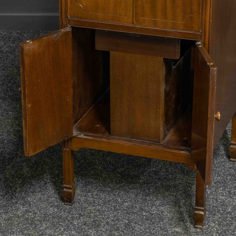Windup Gramophone by His Master Voice View VII