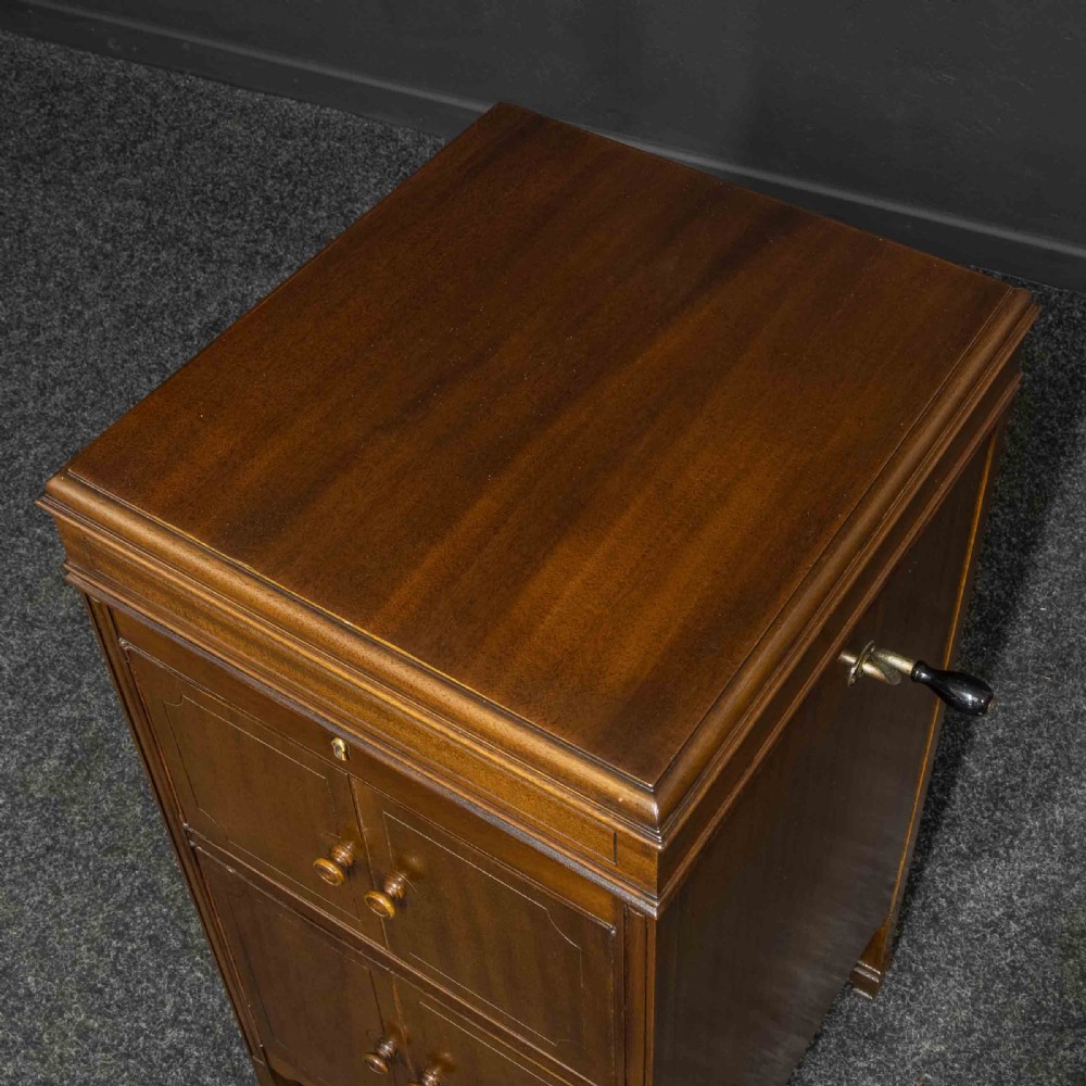 Windup Gramophone by His Master Voice View IX