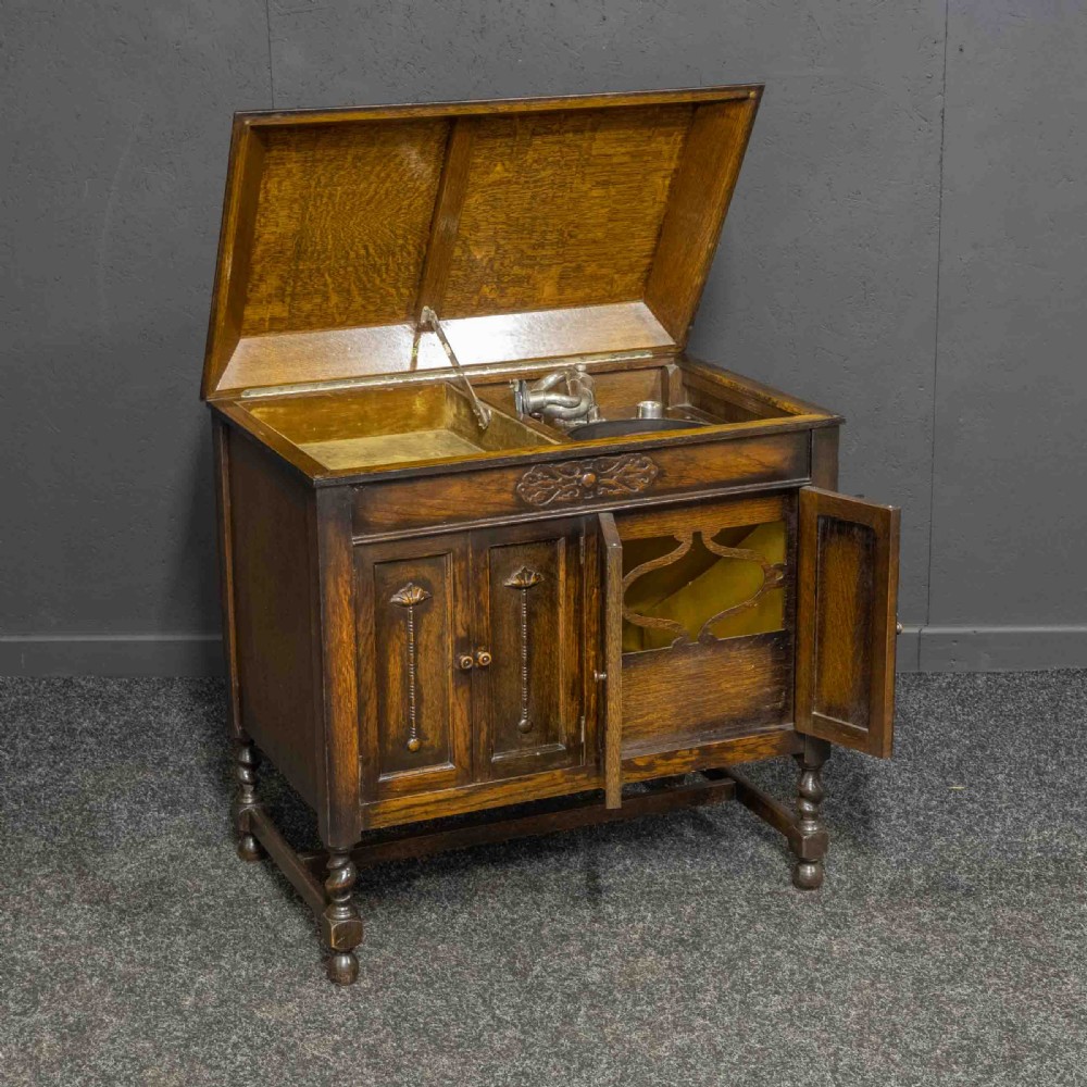 Gilbert Gramophone