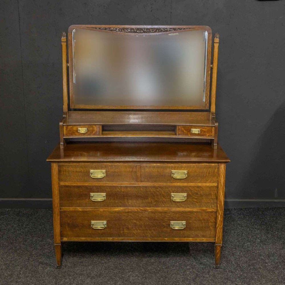Oak Dressing Table View II