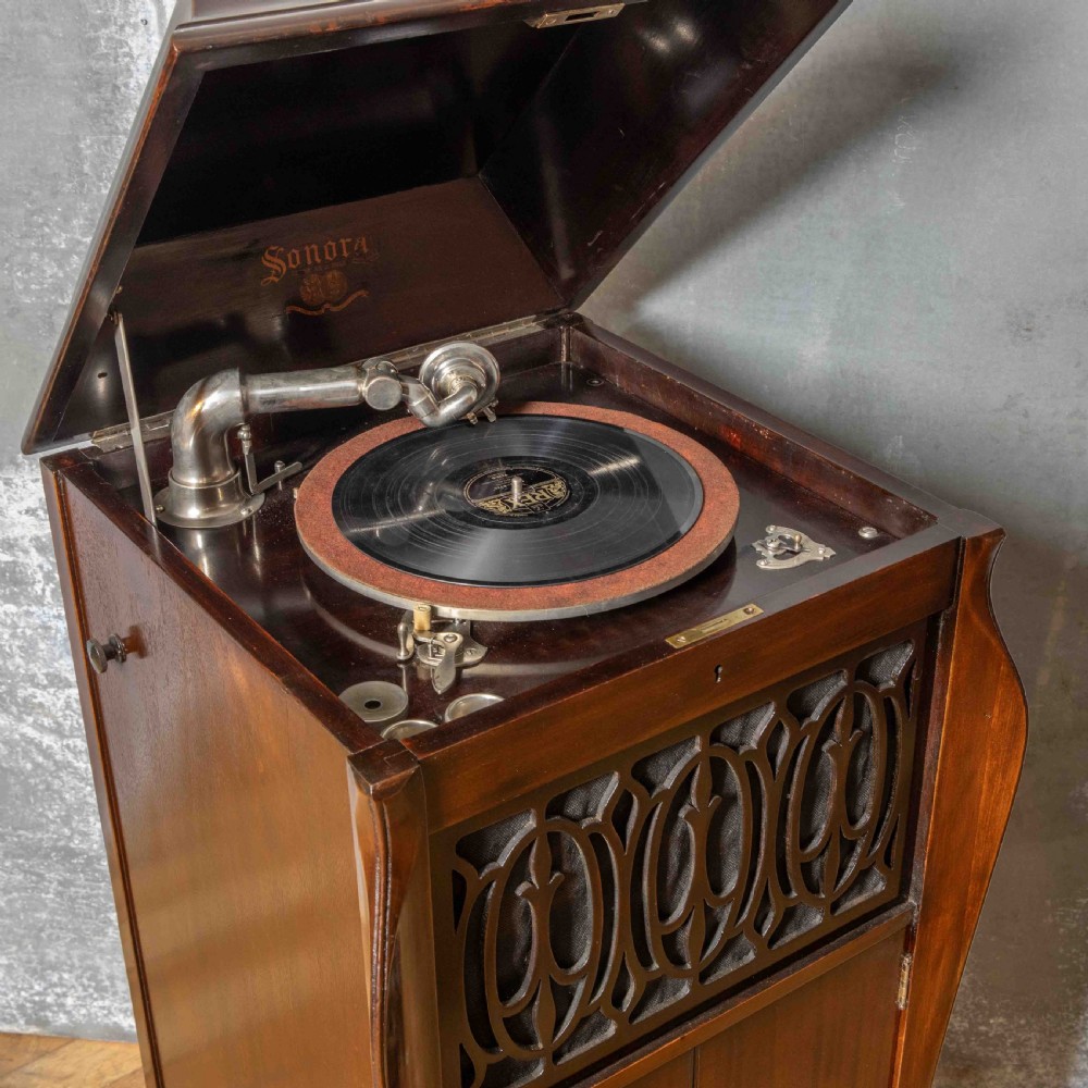 Sonora Gramophone View II