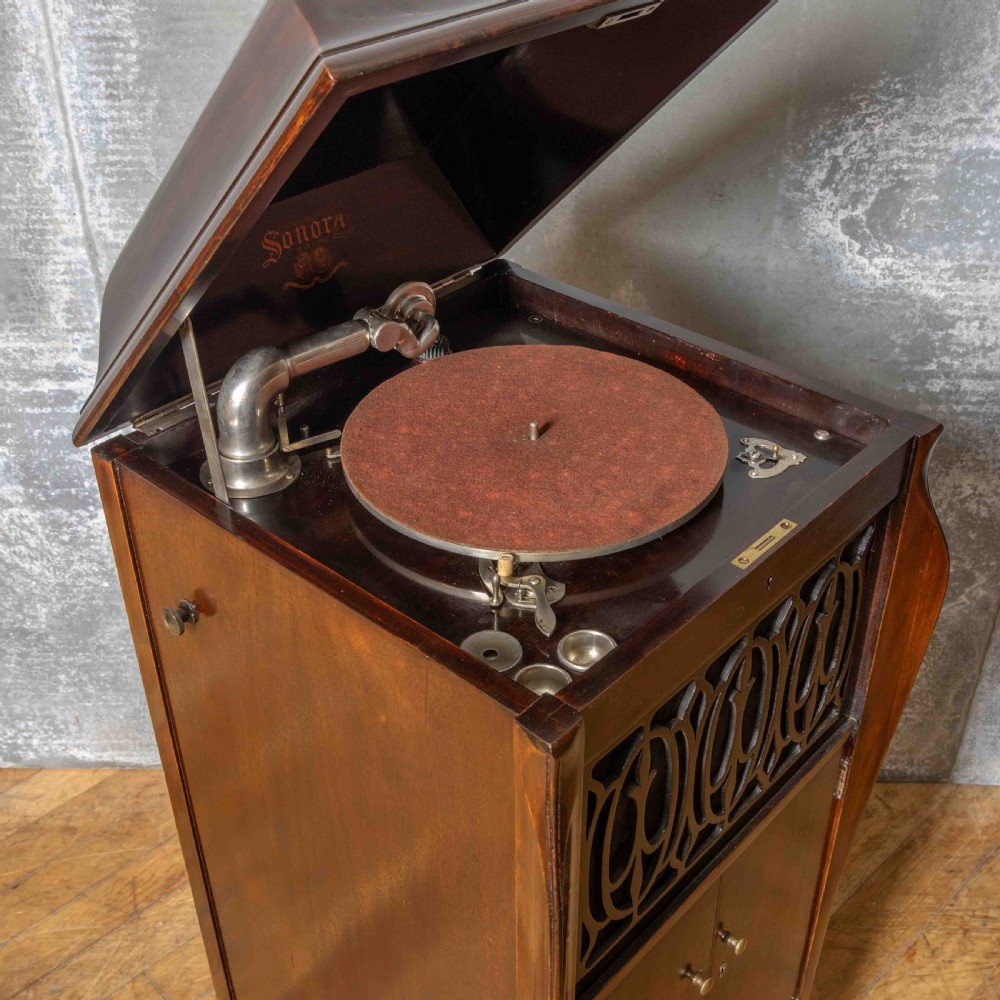 Sonora Gramophone View III