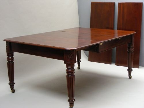 A William IV Mahogany 3 Leaf Extending Dining Table.