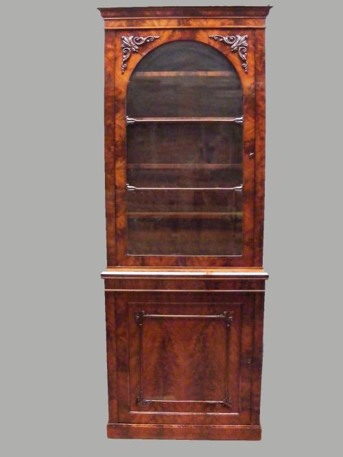 A Superb Quality William IV Flame Mahogany Bookcase.