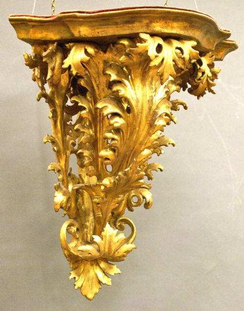A Superb 19th Century Venetian Carved Gilt-wood Corner Wall Bracket