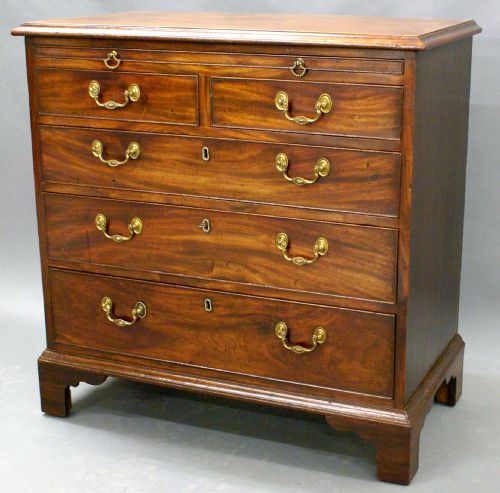 A Small George III Mahogany Bachelors Chest of Drawers