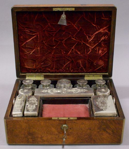 A SUPERB AMBOYNA DRESSING BOX - ADDITIONAL PHOTO 1