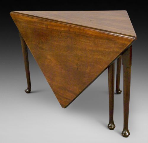 An Unusual George II Gateleg Table