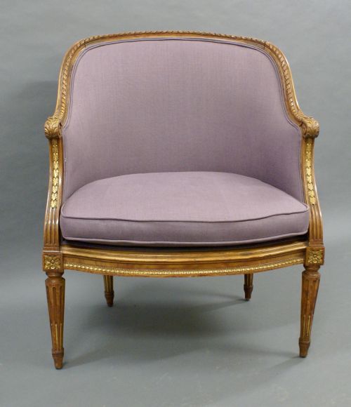 A FRENCH WALNUT ARM CHAIR - ADDITIONAL PHOTO 4