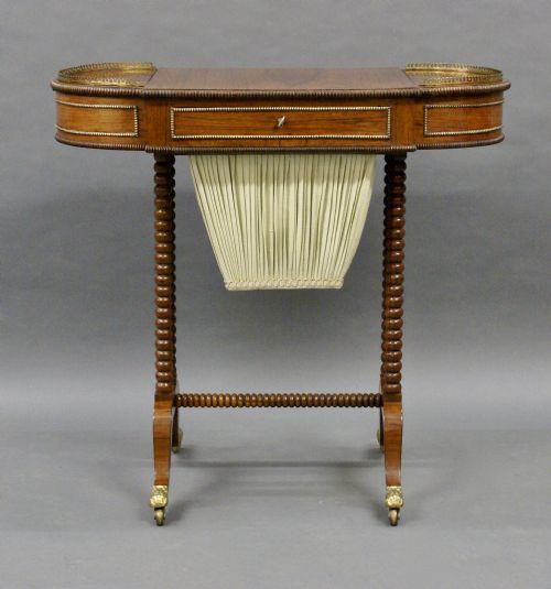 A LATE REGENCY ROSEWOOD WORK TABLE - ADDITIONAL PHOTO 1