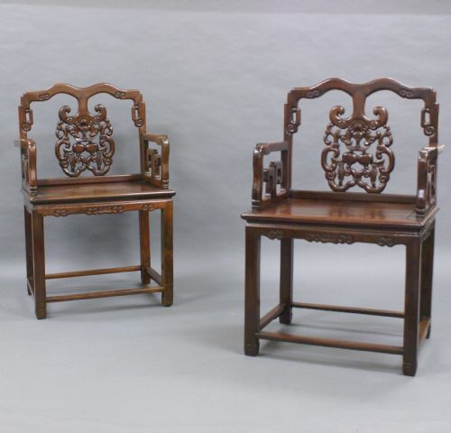 A PAIR OF CHINESE QING DYNASTY HONGMU CHAIRS - ADDITIONAL PHOTO 3