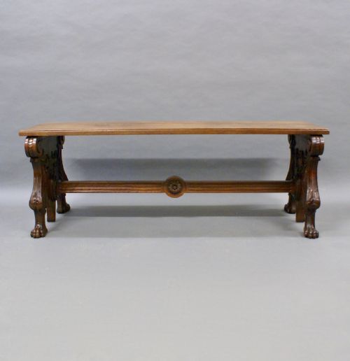 AN IMPRESSIVE ITALIAN CARVED WALNUT HALL BENCH - ADDITIONAL PHOTO 5