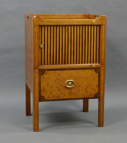 A RARE TRAYTOP COMMODE ATTRIBUTED TO GILLOWS - ADDITIONAL PHOTO 3