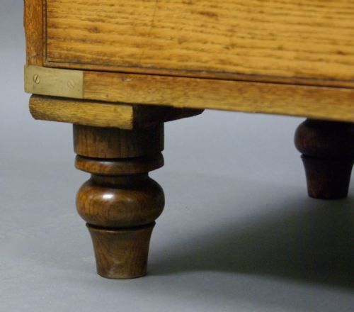 AN OAK MILITARY OR CAMPAIGN CHEST OF DRAWERS - ADDITIONAL PHOTO 5