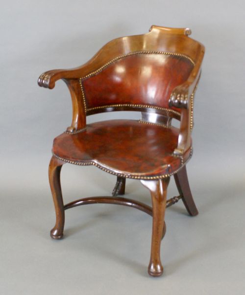 A WALNUT AND LEATHER ARM CHAIR - ADDITIONAL PHOTO 3