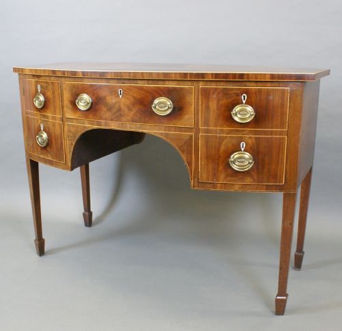 A FINE GEORGE III MAHOGANY SIDEBOARD - ADDITIONAL PHOTO 1