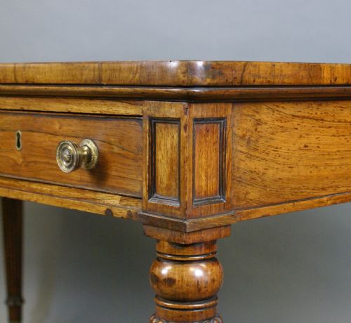 A FINE GEORGE III PERIOD ROSEWOOD WRITING TABLE - ADDITIONAL PHOTO 2