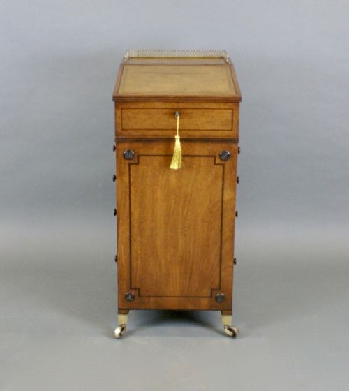 REGENCY DAVENPORT OF DIMINUTIVE PROPORTIONS - ADDITIONAL PHOTO 2