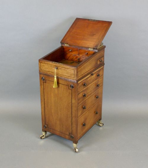 REGENCY DAVENPORT OF DIMINUTIVE PROPORTIONS - ADDITIONAL PHOTO 3
