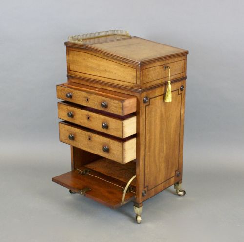 REGENCY DAVENPORT OF DIMINUTIVE PROPORTIONS - ADDITIONAL PHOTO 5