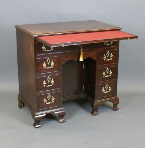 A CUBAN MAHOGANY KNEEHOLE DESK - ADDITIONAL PHOTO 2