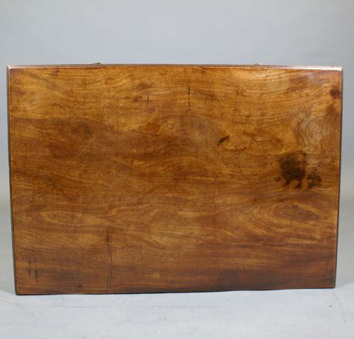 A VERY ORIGINAL GEORGE III MAHOGANY CHEST OF DRAWERS - ADDITIONAL PHOTO 2