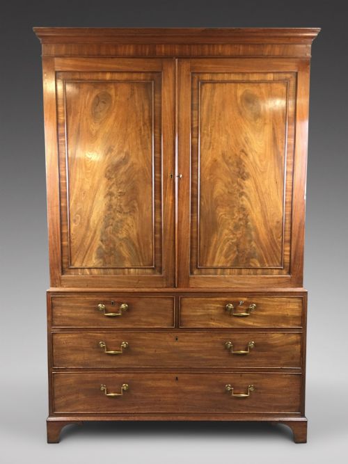 A Superb Gillows Linen Press