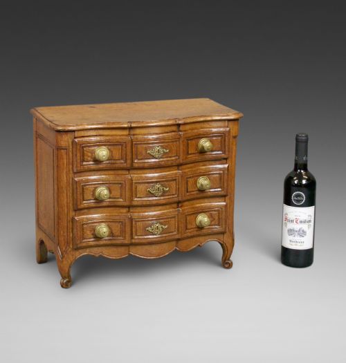 A 19THC MINIATURE FRENCH COMMODE - ADDITIONAL PHOTO 2
