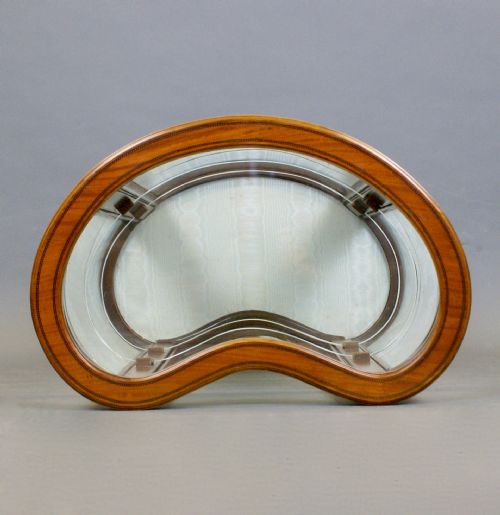 AN EDWARDIAN SATINWOOD KIDNEY SHAPED BIJOUTERIE CABINET - ADDITIONAL PHOTO 2