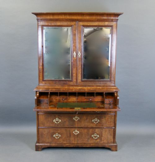 A GEORGE I FIGURED WALNUT SECRETAIRE CABINET - ADDITIONAL PHOTO 2
