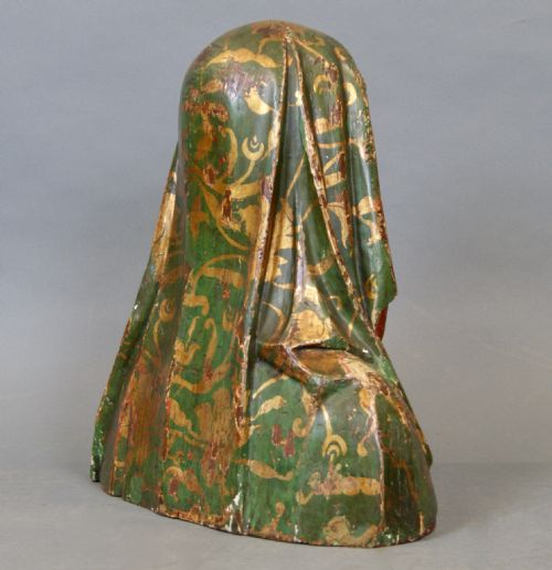 AN 18TH CENTURY ITALIAN CARVED WOODEN SAINT - ADDITIONAL PHOTO 2