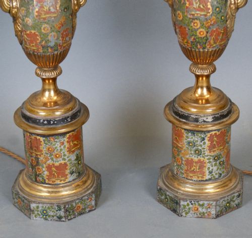 A VERY RARE PAIR OF FRENCH TOLEWARE LAMPS - ADDITIONAL PHOTO 3