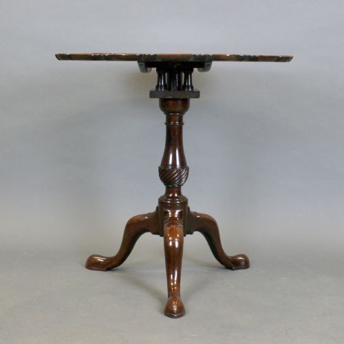 A GEORGE III MAHOGANY PIECRUST TRIPOD TABLE - ADDITIONAL PHOTO 3