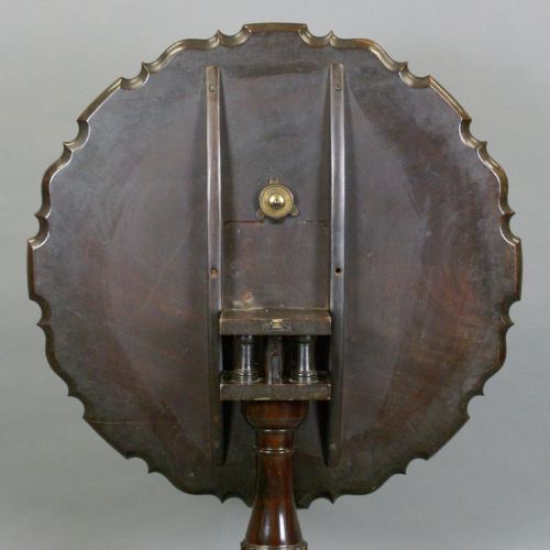 A GEORGE III MAHOGANY PIECRUST TRIPOD TABLE - ADDITIONAL PHOTO 4