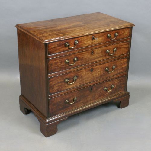 A GEORGIAN CHEST IN VERY ORIGINAL CONDITION - ADDITIONAL PHOTO 2
