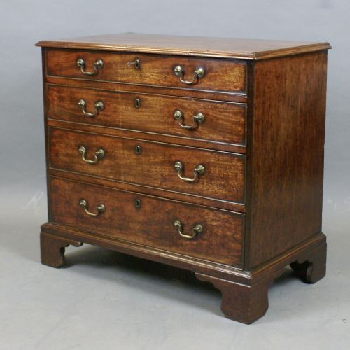 A GEORGIAN CHEST IN VERY ORIGINAL CONDITION - ADDITIONAL PHOTO 5