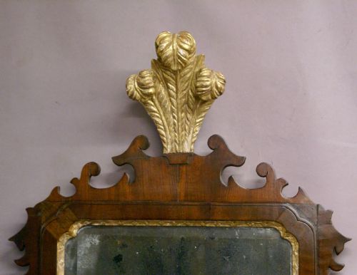 AN 18TH CENTURY MAHOGANY PARCEL GILT MIRROR - ADDITIONAL PHOTO 1