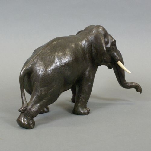 A JAPANESE MEIJI PERIOD BRONZE ELEPHANT - ADDITIONAL PHOTO 2