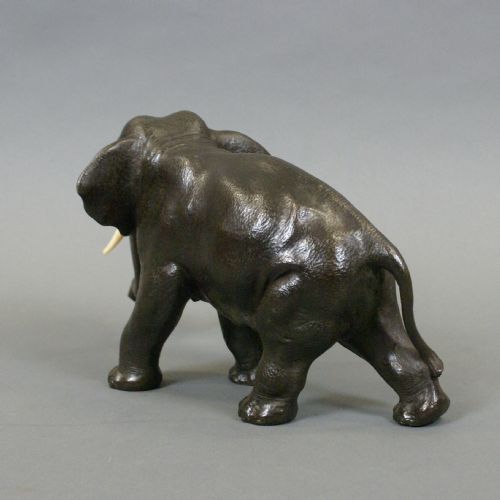A JAPANESE MEIJI PERIOD BRONZE ELEPHANT - ADDITIONAL PHOTO 4